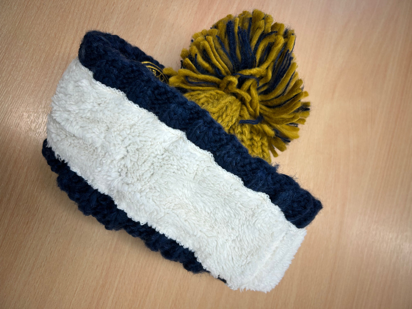 Adult chunky knit bobble hat